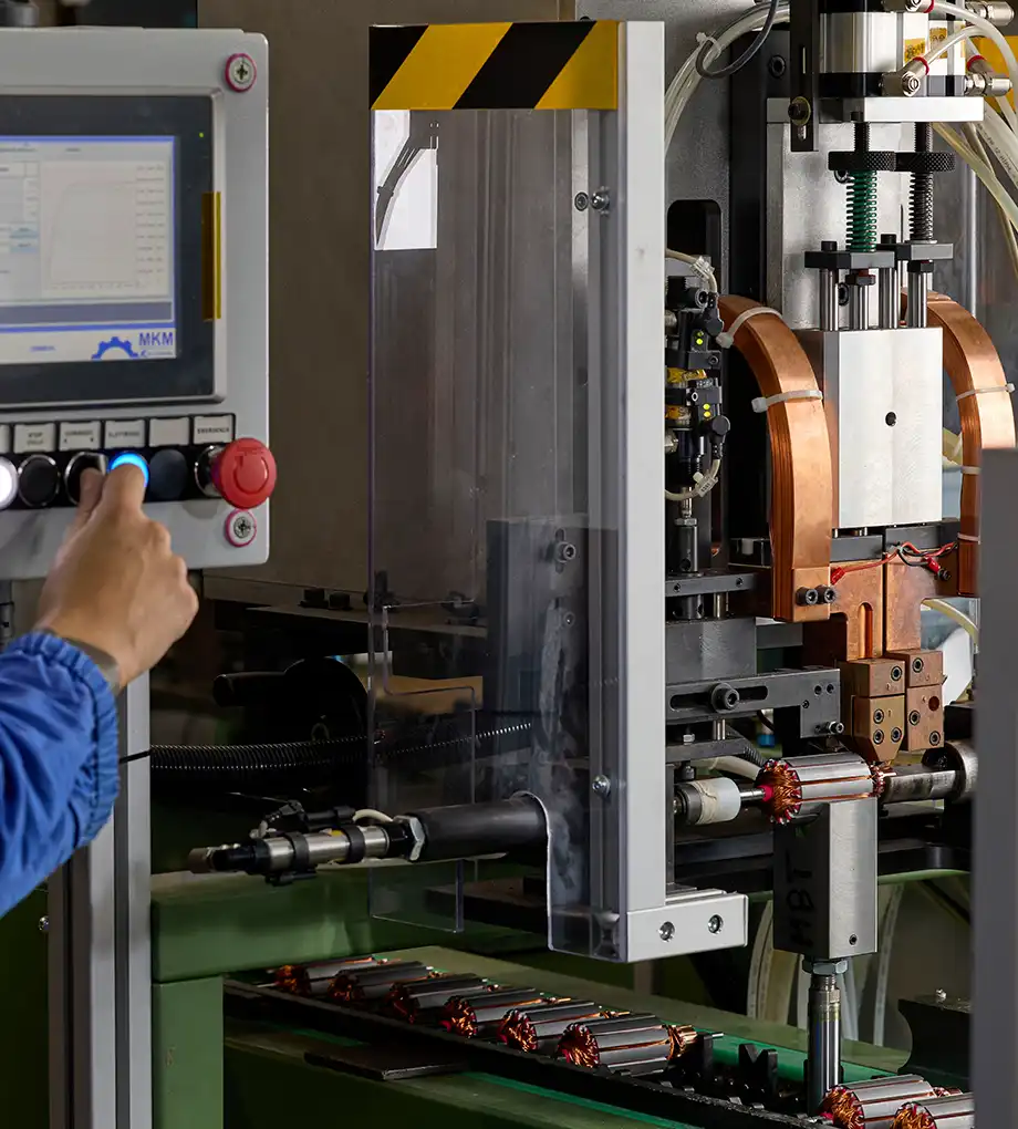 macchine per la realizzazione di elettromotori su misura